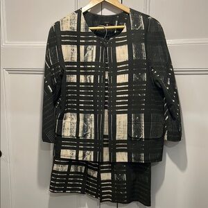 Vintage Vera Wang Black and Cream Skirt Set